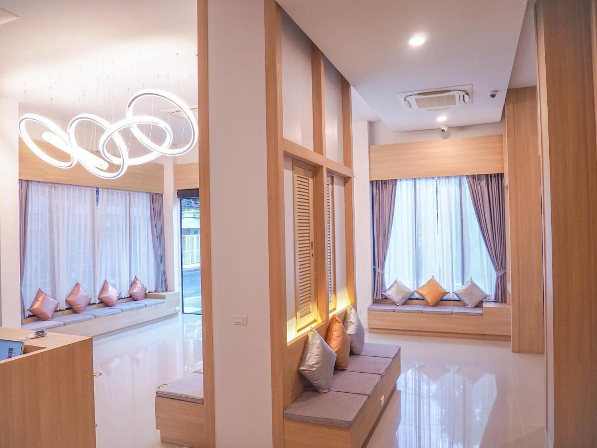 Malee Hotel Chiang Mai Exterior photo